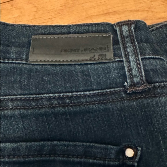 DKNY Jeans Soho Boot Women’s size 10  Dark Wash Denim Mid Rise Bootcut - Picture 4 of 4